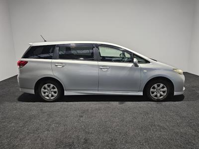 2012 Toyota WISH - Thumbnail