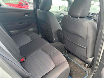 2018 Nissan LEAF - Thumbnail