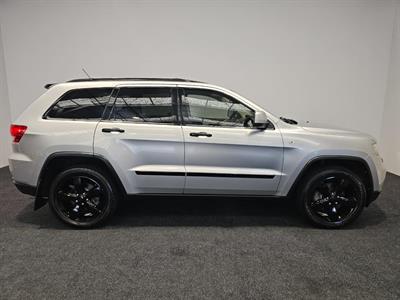 2011 Jeep Grand Cherokee - Thumbnail
