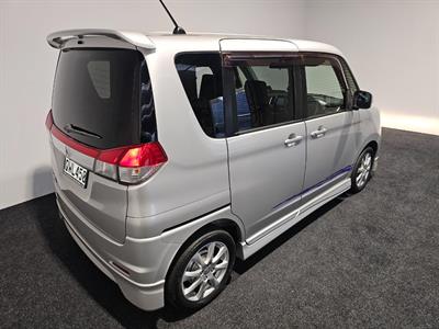 2013 Mitsubishi Delica - Thumbnail