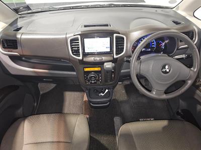 2013 Mitsubishi Delica - Thumbnail