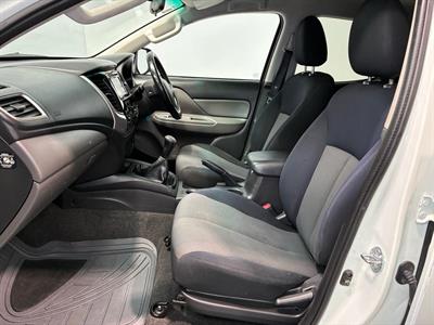 2016 Mitsubishi Triton - Thumbnail