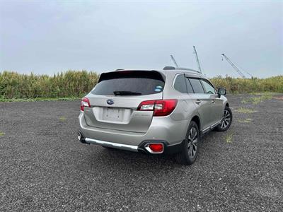 2017 Subaru Outback - Thumbnail