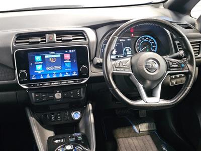 2021 Nissan LEAF - Thumbnail