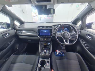 2021 Nissan LEAF - Thumbnail
