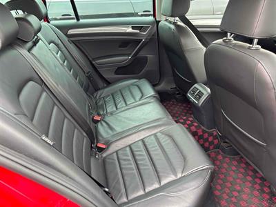 2015 Volkswagen Golf - Thumbnail