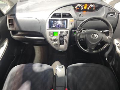 2006 Toyota Ractis - Thumbnail