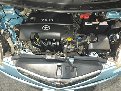 2006 Toyota Ractis - Thumbnail