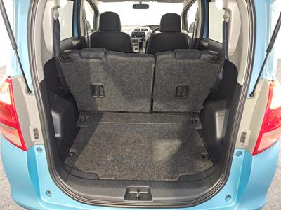2006 Toyota Ractis - Thumbnail