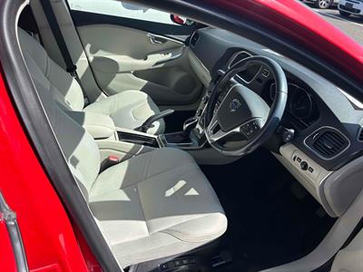 2013 Volvo V40 - Thumbnail