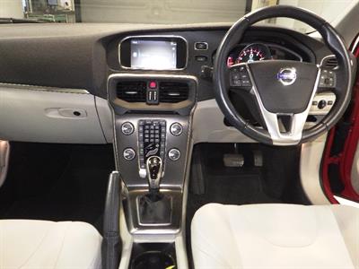 2013 Volvo V40 - Thumbnail