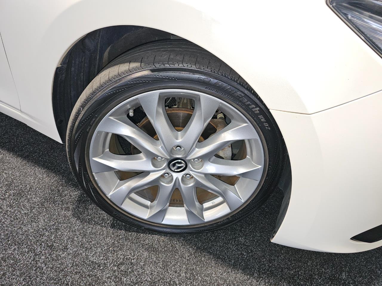 2014 Mazda AXELA