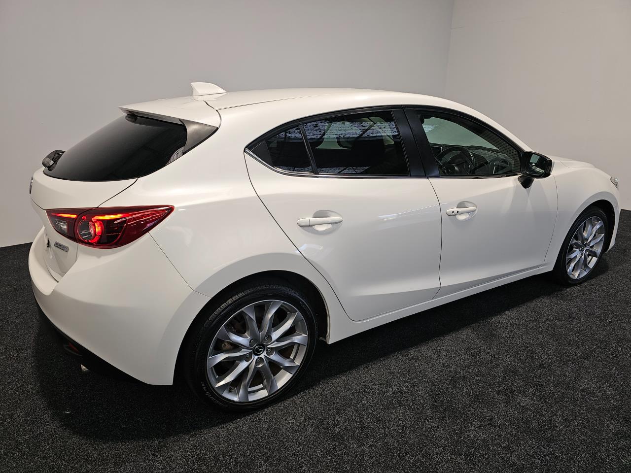 2014 Mazda AXELA
