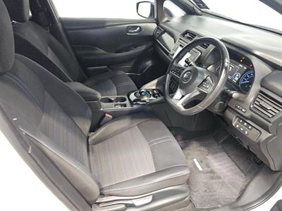 2018 Nissan LEAF - Thumbnail