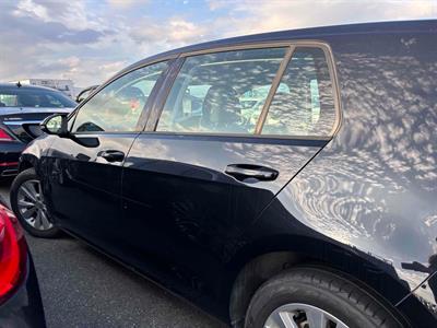 2015 Volkswagen Golf - Thumbnail