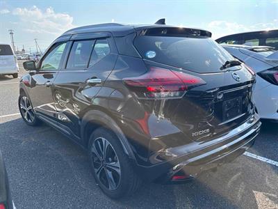 2021 Nissan KICKS - Thumbnail