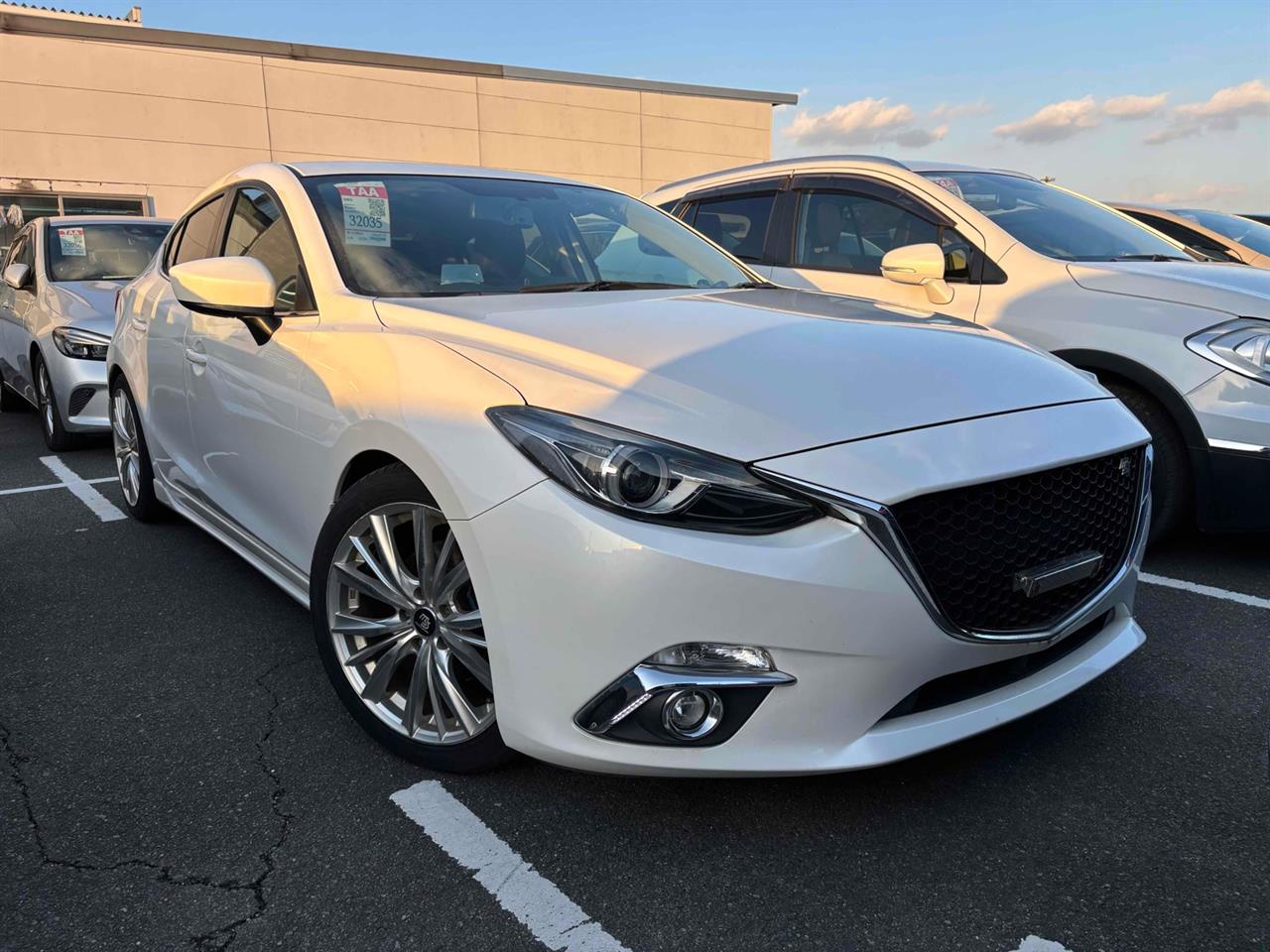 2014 Mazda AXELA