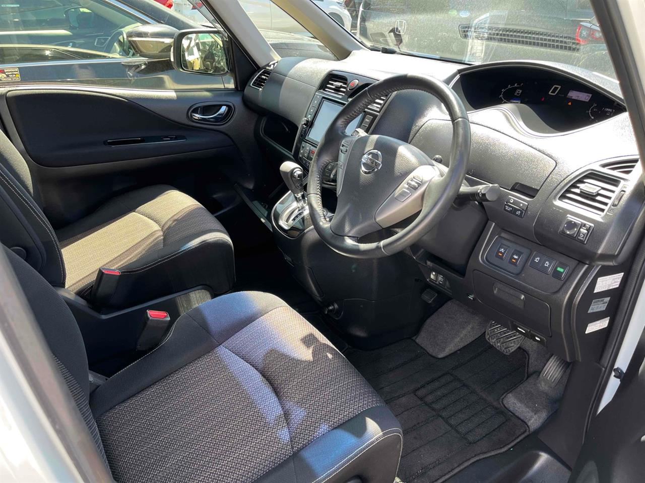 2016 Nissan SERENA