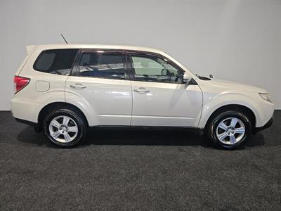 2011 Subaru FORESTER - Thumbnail