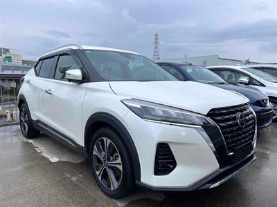 2020 Nissan KICKS - Thumbnail