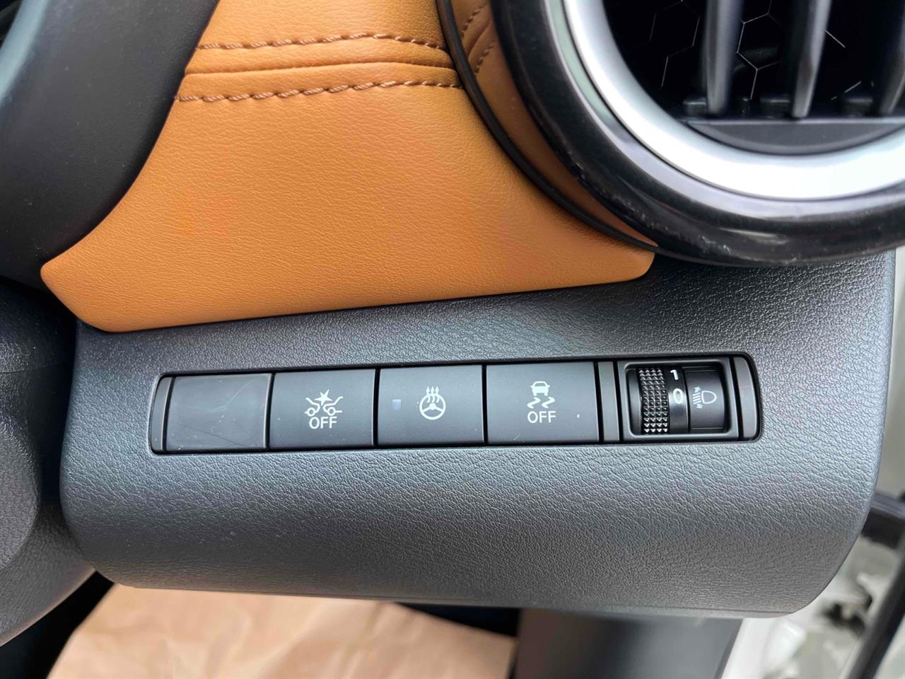 2020 Nissan KICKS