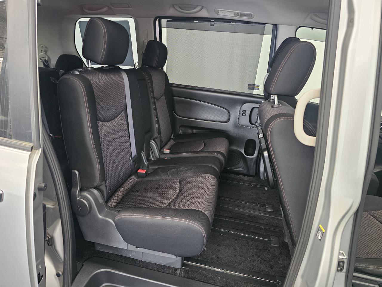 2012 Nissan SERENA