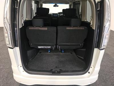 2014 Nissan SERENA - Thumbnail