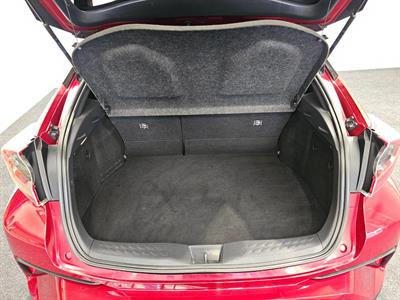 2017 Toyota C-HR - Thumbnail