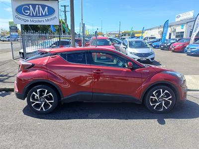 2017 Toyota C-HR - Thumbnail