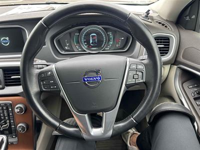 2015 Volvo V40 - Thumbnail