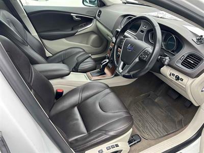 2015 Volvo V40 - Thumbnail