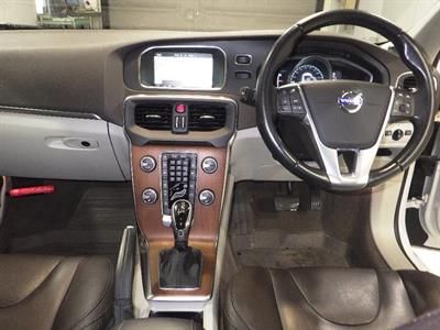 2015 Volvo V40 - Thumbnail