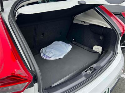 2015 Volvo V40 - Thumbnail