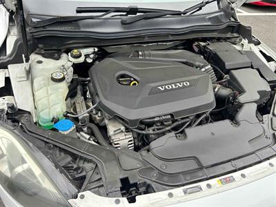 2015 Volvo V40 - Thumbnail