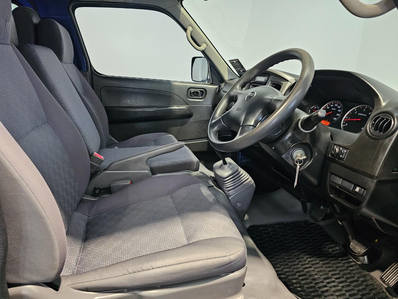 2008 Nissan Urvan