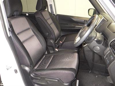 2017 Nissan SERENA - Thumbnail