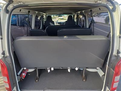 2010 Toyota Hiace - Thumbnail
