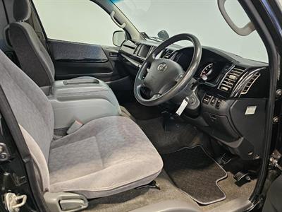 2009 Toyota Hiace - Thumbnail