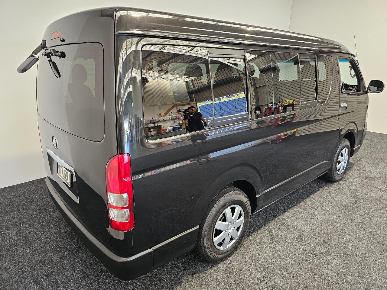 2009 Toyota Hiace