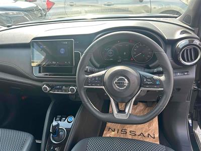 2020 Nissan KICKS - Thumbnail