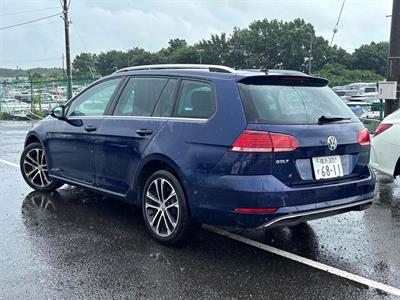 2020 Volkswagen Golf - Thumbnail