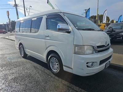 2010 Toyota Hiace - Thumbnail
