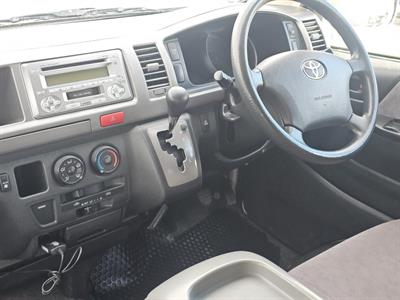 2010 Toyota Hiace - Thumbnail